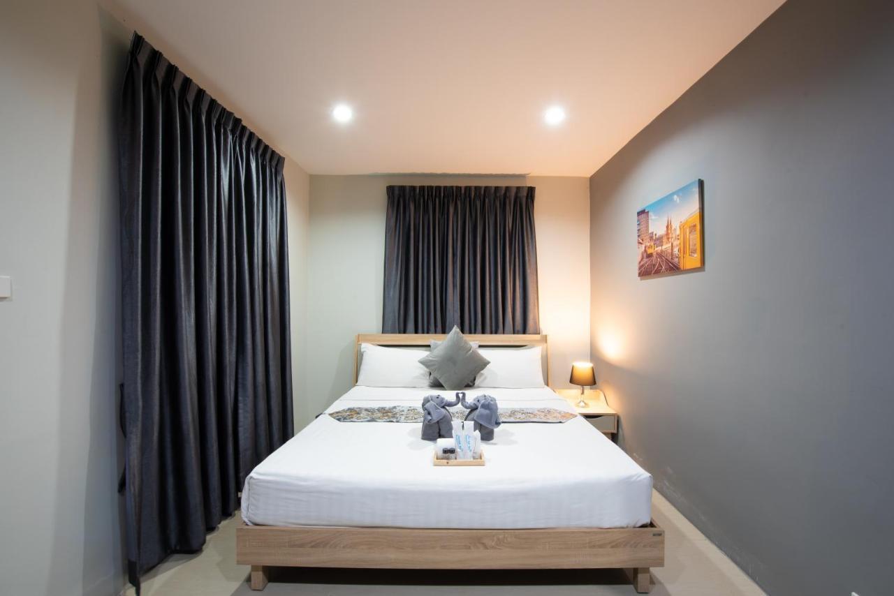 The Living Hotel Samutprakan Bang Bo Extérieur photo